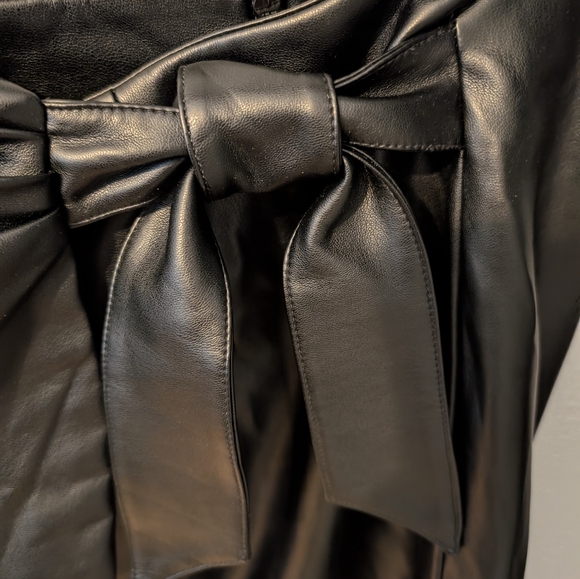 LOFT NWT‎ - Faux Leather Wrap Skirt Size 6 - Picture 3 of 8